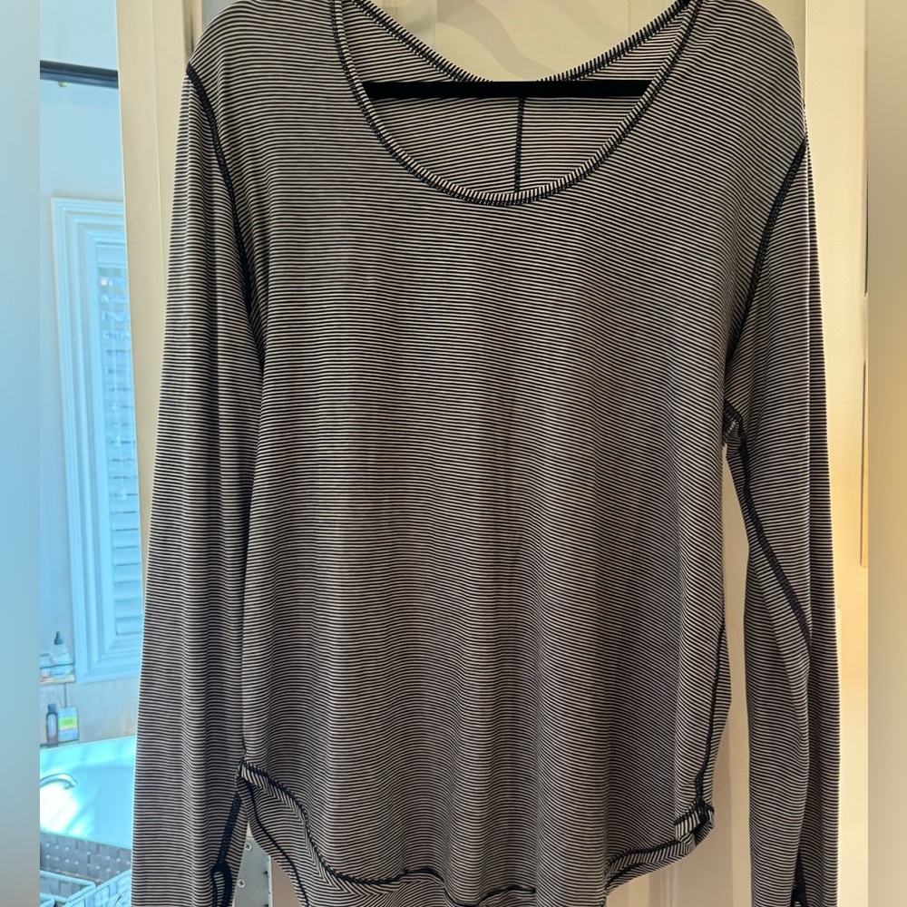Dark Blue and white stripe long sleeve Lululemon top size 10